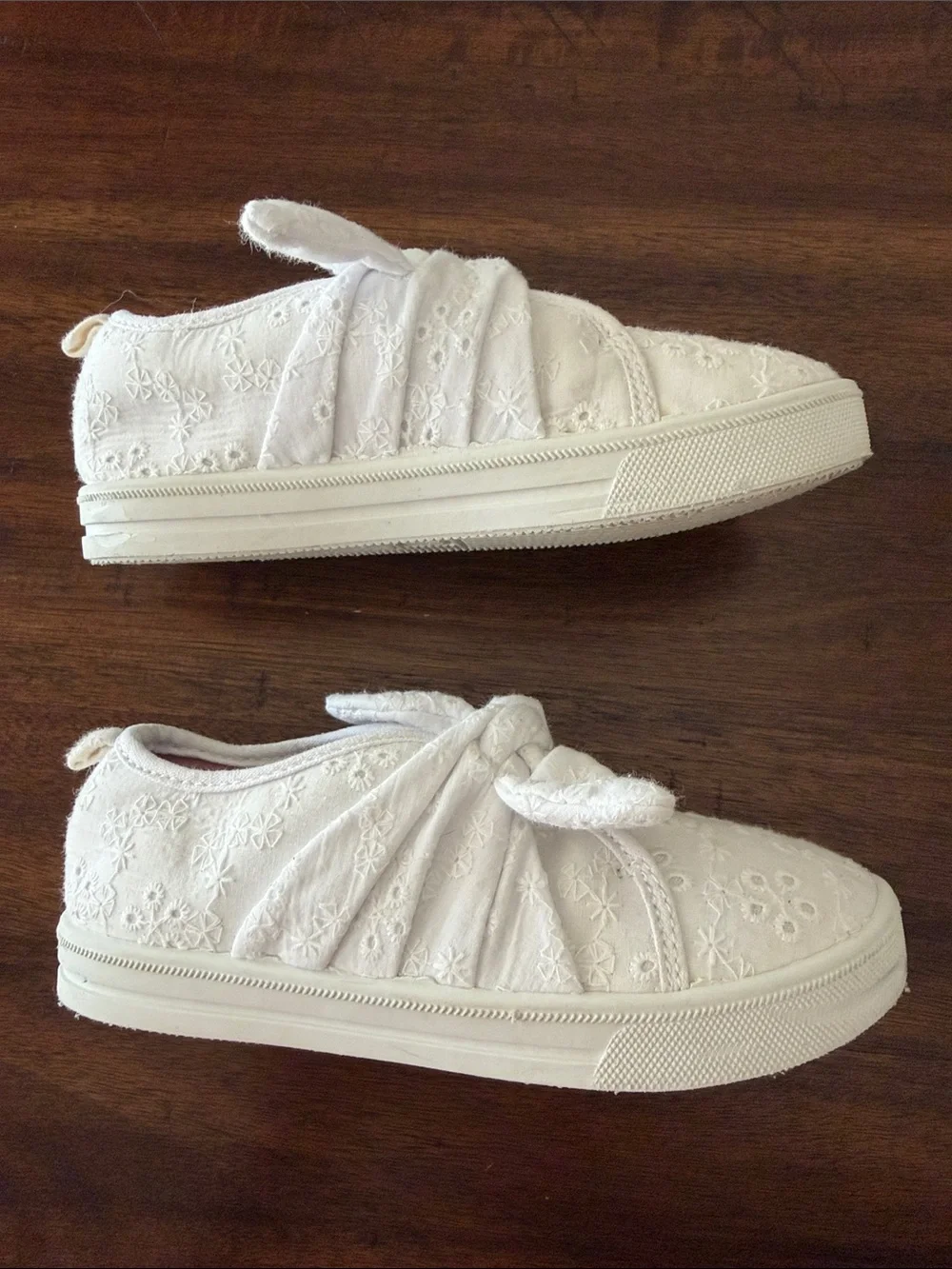 OshKosh B'gosh White Floral Eyelet Knot-Top Sneakers